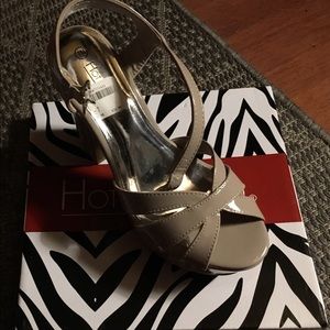 Hot Tomato Heals Size 7